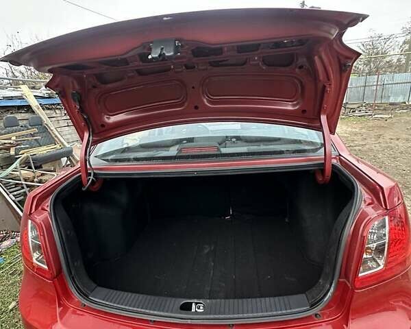 Красный Киа Рио, объемом двигателя 1.4 л и пробегом 62 тыс. км за 5600 $, фото 8 на Automoto.ua