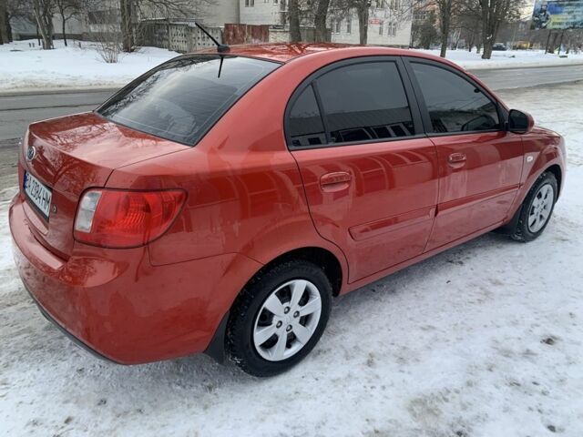 Червоний Кіа Ріо, об'ємом двигуна 1.4 л та пробігом 184 тис. км за 5300 $, фото 3 на Automoto.ua