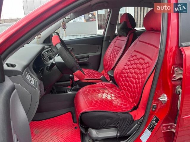 Красный Киа Рио, объемом двигателя 1.4 л и пробегом 113 тыс. км за 5100 $, фото 11 на Automoto.ua