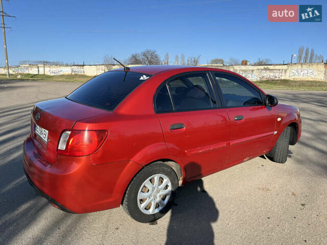 Красный Киа Рио, объемом двигателя 1.4 л и пробегом 398 тыс. км за 3600 $, фото 4 на Automoto.ua