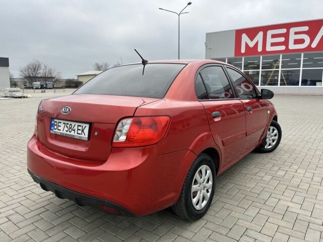 Червоний Кіа Ріо, об'ємом двигуна 1.4 л та пробігом 250 тис. км за 3800 $, фото 3 на Automoto.ua