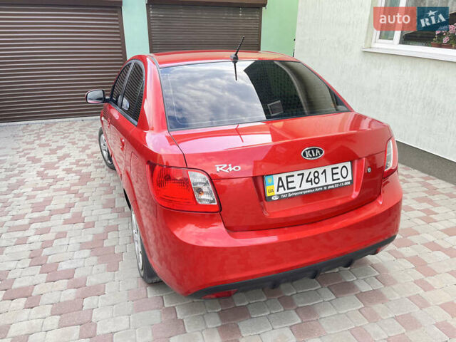 Червоний Кіа Ріо, об'ємом двигуна 1.4 л та пробігом 46 тис. км за 6200 $, фото 2 на Automoto.ua