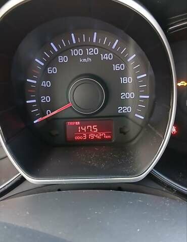 Красный Киа Рио, объемом двигателя 1.4 л и пробегом 319 тыс. км за 6000 $, фото 2 на Automoto.ua