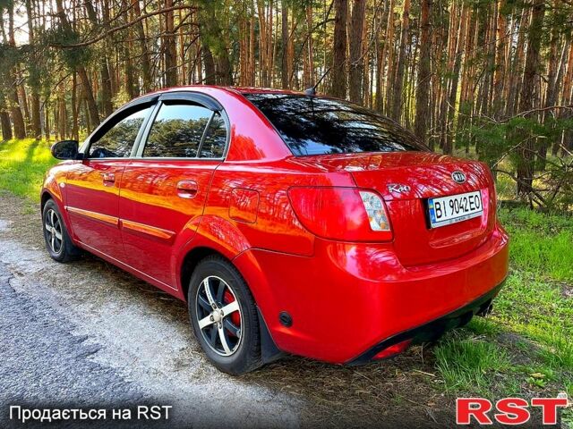 Красный Киа Рио, объемом двигателя 1.4 л и пробегом 155 тыс. км за 6700 $, фото 2 на Automoto.ua