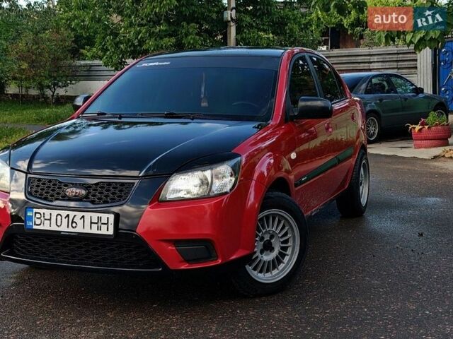 Красный Киа Рио, объемом двигателя 1.4 л и пробегом 300 тыс. км за 4200 $, фото 11 на Automoto.ua