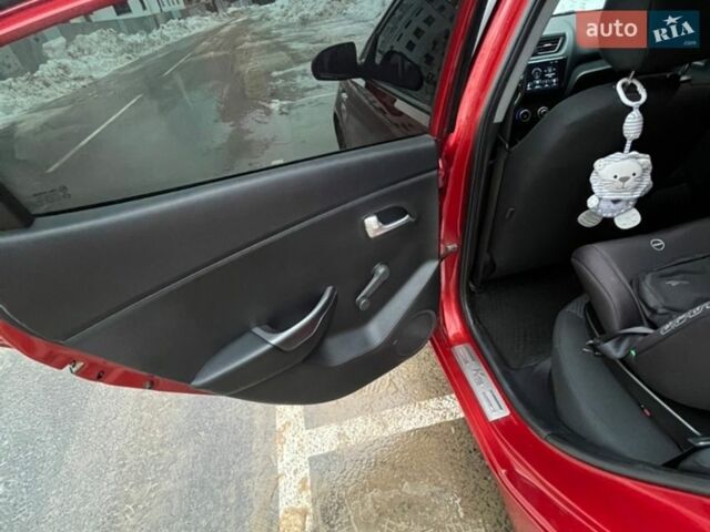 Красный Киа Рио, объемом двигателя 1.4 л и пробегом 214 тыс. км за 5900 $, фото 13 на Automoto.ua
