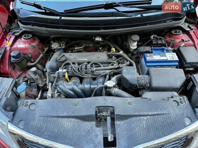 Красный Киа Рио, объемом двигателя 1.4 л и пробегом 190 тыс. км за 5999 $, фото 16 на Automoto.ua