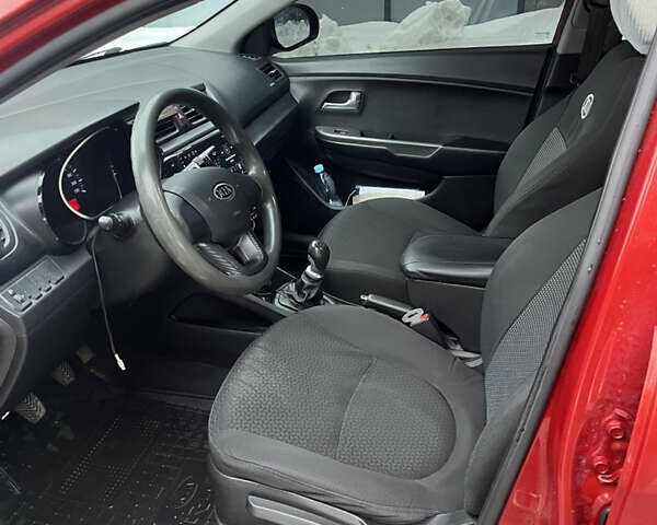 Красный Киа Рио, объемом двигателя 1.4 л и пробегом 212 тыс. км за 6000 $, фото 10 на Automoto.ua