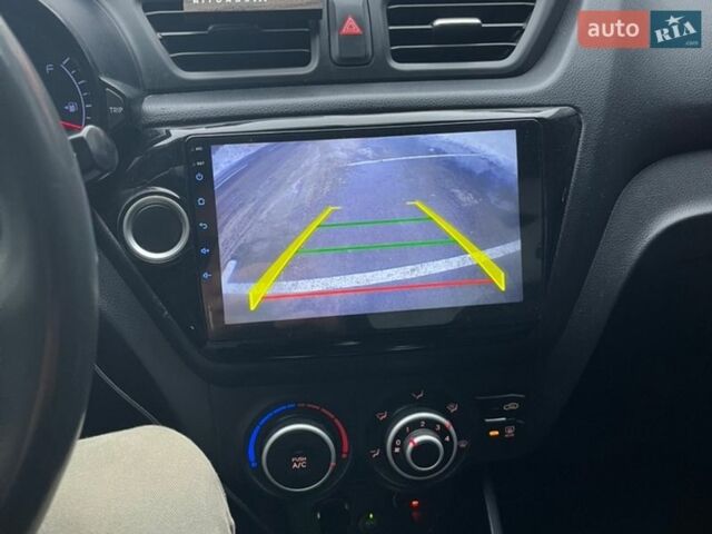 Красный Киа Рио, объемом двигателя 1.4 л и пробегом 214 тыс. км за 5900 $, фото 8 на Automoto.ua