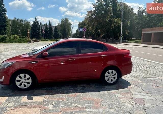 Красный Киа Рио, объемом двигателя 1.59 л и пробегом 175 тыс. км за 7800 $, фото 2 на Automoto.ua