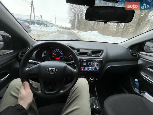 Красный Киа Рио, объемом двигателя 1.4 л и пробегом 212 тыс. км за 6000 $, фото 23 на Automoto.ua