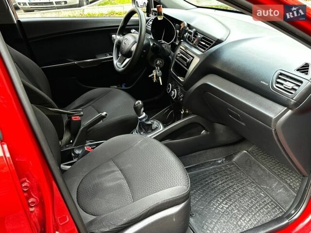 Красный Киа Рио, объемом двигателя 1.4 л и пробегом 190 тыс. км за 6350 $, фото 9 на Automoto.ua