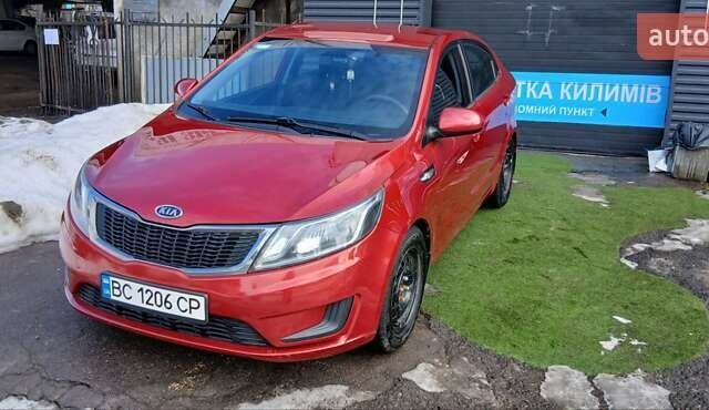 Красный Киа Рио, объемом двигателя 1.4 л и пробегом 319 тыс. км за 6000 $, фото 3 на Automoto.ua