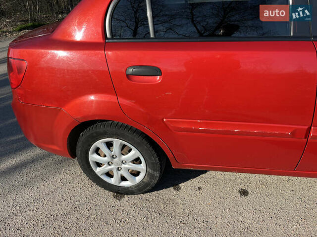 Красный Киа Рио, объемом двигателя 1.4 л и пробегом 398 тыс. км за 3600 $, фото 9 на Automoto.ua