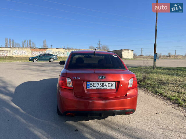 Красный Киа Рио, объемом двигателя 1.4 л и пробегом 398 тыс. км за 3600 $, фото 5 на Automoto.ua