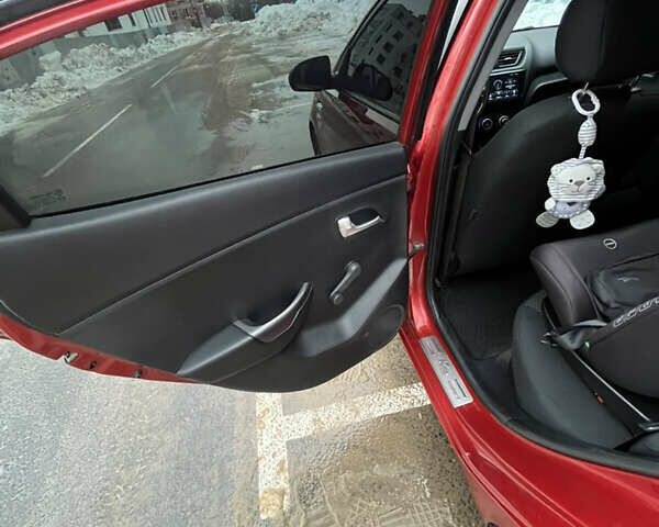 Красный Киа Рио, объемом двигателя 1.4 л и пробегом 212 тыс. км за 6000 $, фото 12 на Automoto.ua