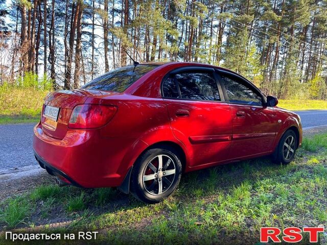 Красный Киа Рио, объемом двигателя 1.4 л и пробегом 155 тыс. км за 6700 $, фото 3 на Automoto.ua
