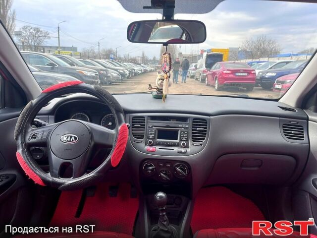 Красный Киа Рио, объемом двигателя 1.4 л и пробегом 113 тыс. км за 5899 $, фото 10 на Automoto.ua