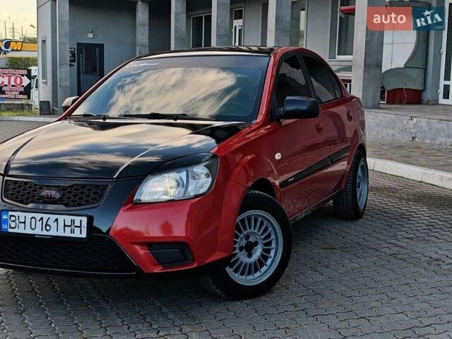 Красный Киа Рио, объемом двигателя 1.4 л и пробегом 300 тыс. км за 4200 $, фото 10 на Automoto.ua