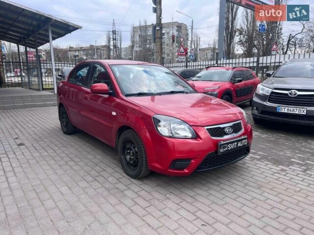 Красный Киа Рио, объемом двигателя 1.4 л и пробегом 113 тыс. км за 5100 $, фото 3 на Automoto.ua