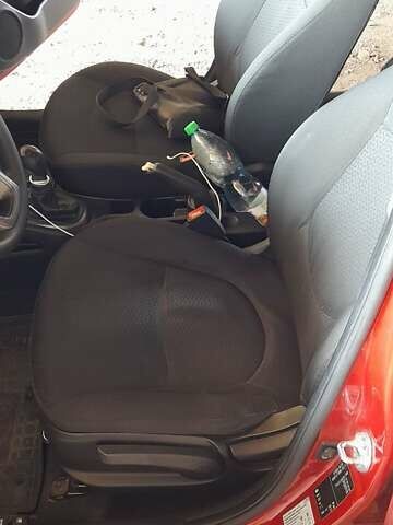 Красный Киа Рио, объемом двигателя 1.4 л и пробегом 319 тыс. км за 5700 $, фото 19 на Automoto.ua