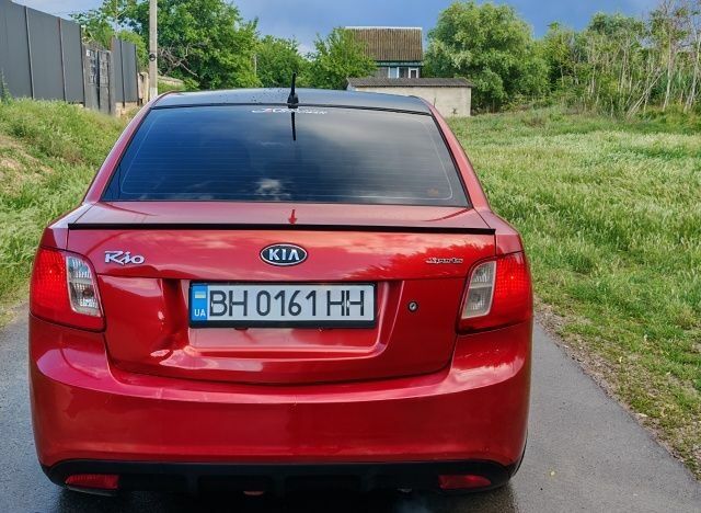 Червоний Кіа Ріо, об'ємом двигуна 1.4 л та пробігом 208 тис. км за 3950 $, фото 16 на Automoto.ua