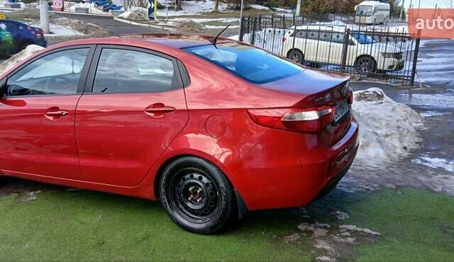 Красный Киа Рио, объемом двигателя 1.4 л и пробегом 319 тыс. км за 5700 $, фото 5 на Automoto.ua