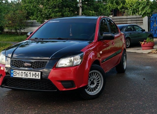 Червоний Кіа Ріо, об'ємом двигуна 1.4 л та пробігом 208 тис. км за 3950 $, фото 10 на Automoto.ua