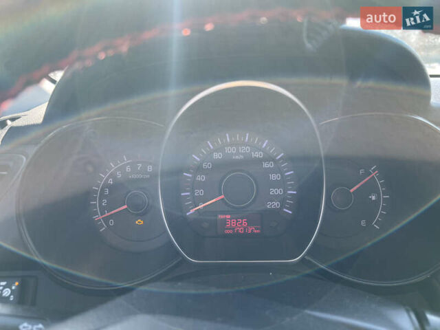 Червоний Кіа Ріо, об'ємом двигуна 1.4 л та пробігом 170 тис. км за 4500 $, фото 27 на Automoto.ua