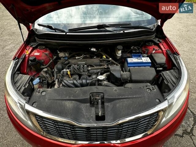 Красный Киа Рио, объемом двигателя 1.4 л и пробегом 190 тыс. км за 6350 $, фото 12 на Automoto.ua