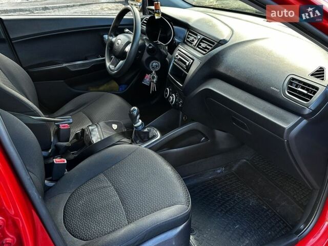 Червоний Кіа Ріо, об'ємом двигуна 1.4 л та пробігом 190 тис. км за 6350 $, фото 11 на Automoto.ua