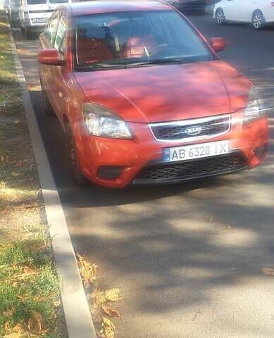 Красный Киа Рио, объемом двигателя 1.4 л и пробегом 60 тыс. км за 6000 $, фото 1 на Automoto.ua