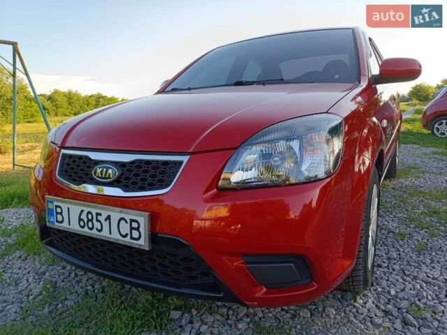 Червоний Кіа Ріо, об'ємом двигуна 1.4 л та пробігом 68 тис. км за 6500 $, фото 5 на Automoto.ua