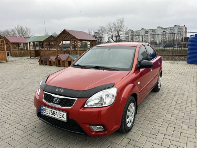 Червоний Кіа Ріо, об'ємом двигуна 1.4 л та пробігом 250 тис. км за 3800 $, фото 11 на Automoto.ua