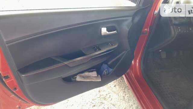 Красный Киа Рио, объемом двигателя 1.4 л и пробегом 319 тыс. км за 6000 $, фото 22 на Automoto.ua