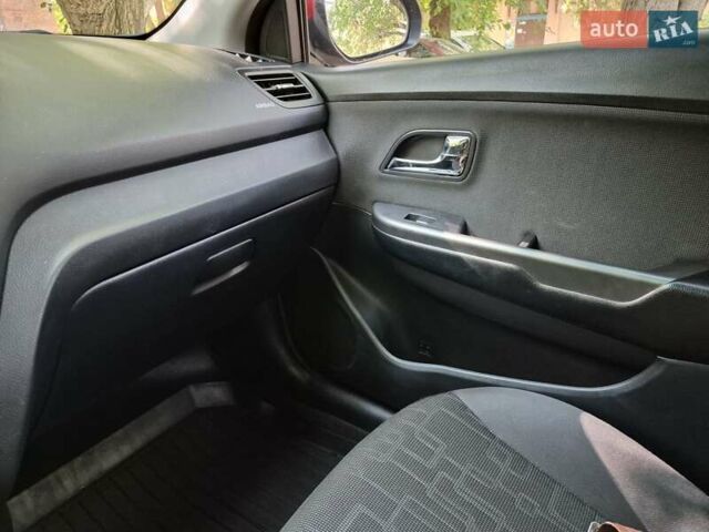 Красный Киа Рио, объемом двигателя 1.59 л и пробегом 96 тыс. км за 8100 $, фото 26 на Automoto.ua