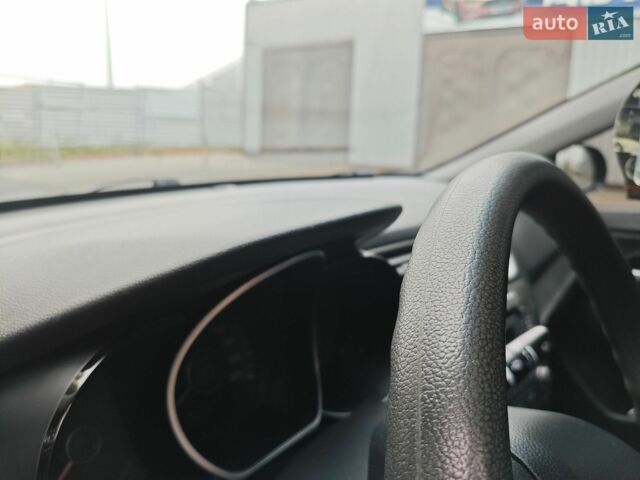 Червоний Кіа Ріо, об'ємом двигуна 1.4 л та пробігом 148 тис. км за 7950 $, фото 10 на Automoto.ua