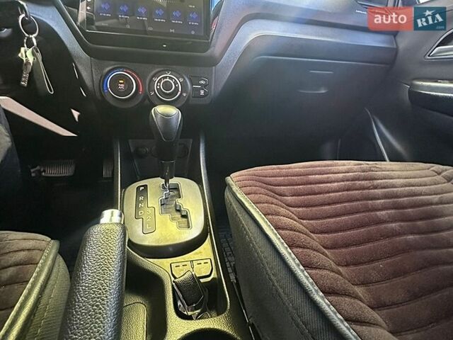 Червоний Кіа Ріо, об'ємом двигуна 1.6 л та пробігом 160 тис. км за 7800 $, фото 17 на Automoto.ua