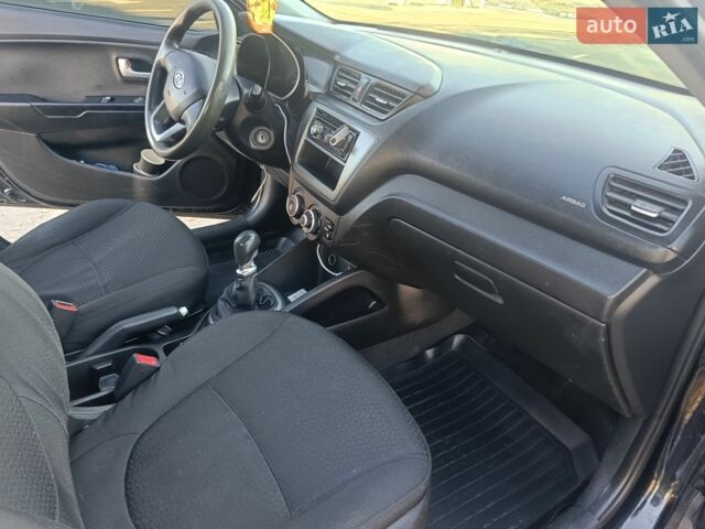Красный Киа Рио, объемом двигателя 1.4 л и пробегом 232 тыс. км за 5300 $, фото 6 на Automoto.ua