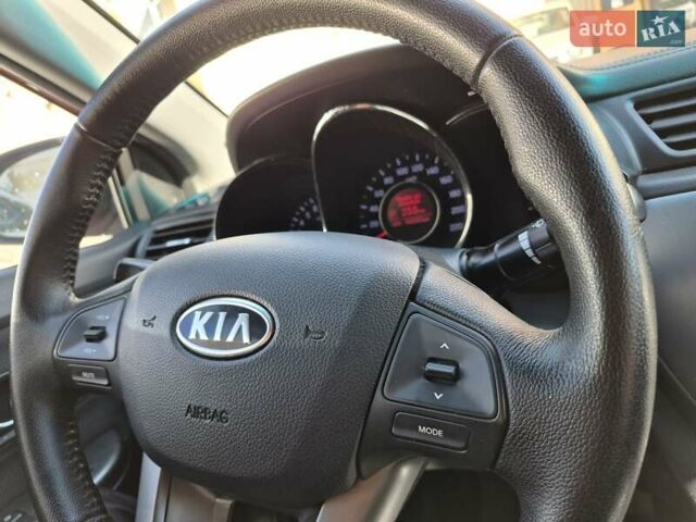 Красный Киа Рио, объемом двигателя 1.59 л и пробегом 96 тыс. км за 8100 $, фото 13 на Automoto.ua