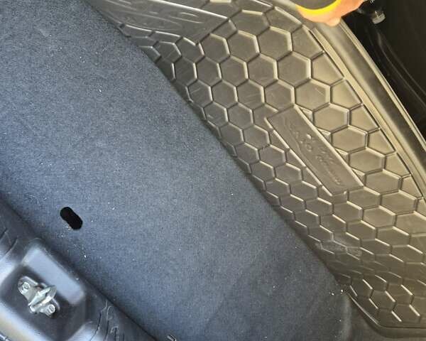 Красный Киа Рио, объемом двигателя 1.59 л и пробегом 96 тыс. км за 8100 $, фото 16 на Automoto.ua