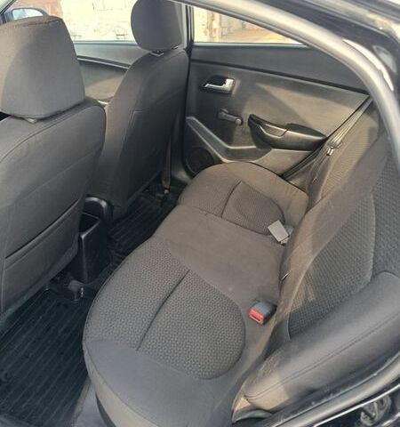 Красный Киа Рио, объемом двигателя 1.4 л и пробегом 225 тыс. км за 5950 $, фото 5 на Automoto.ua