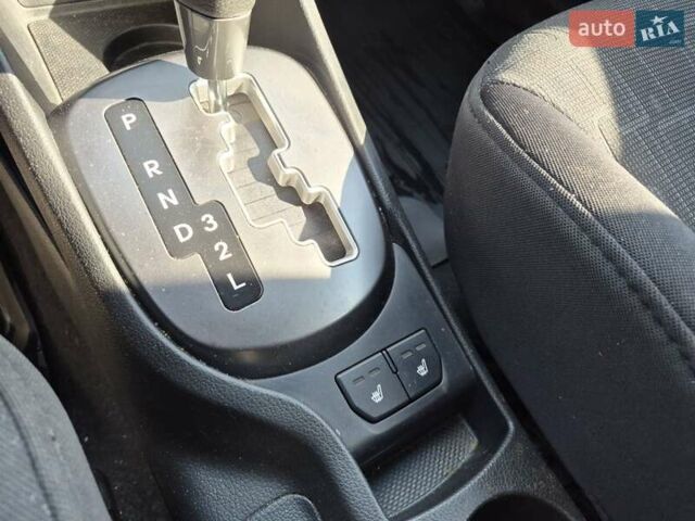 Красный Киа Рио, объемом двигателя 1.59 л и пробегом 96 тыс. км за 8100 $, фото 14 на Automoto.ua