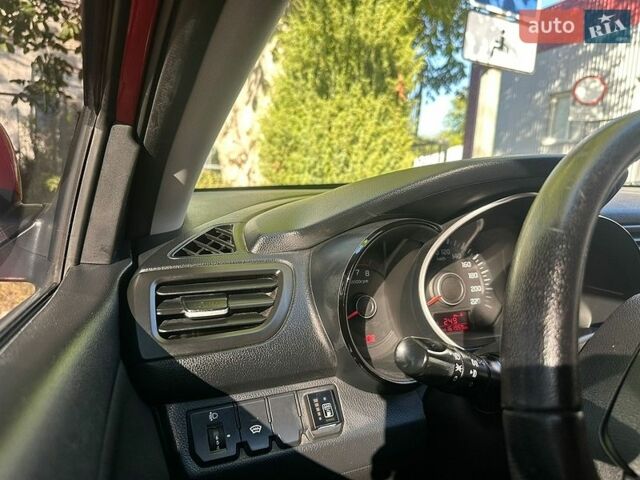 Червоний Кіа Ріо, об'ємом двигуна 1.6 л та пробігом 160 тис. км за 7800 $, фото 4 на Automoto.ua
