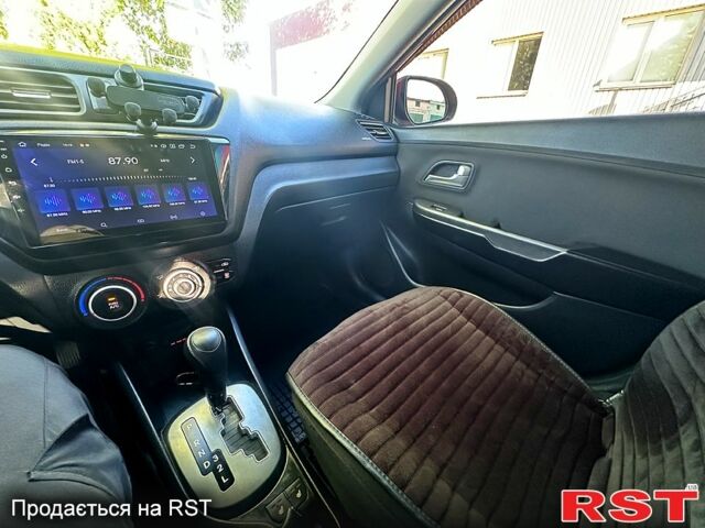 Красный Киа Рио, объемом двигателя 1.6 л и пробегом 159 тыс. км за 8000 $, фото 8 на Automoto.ua