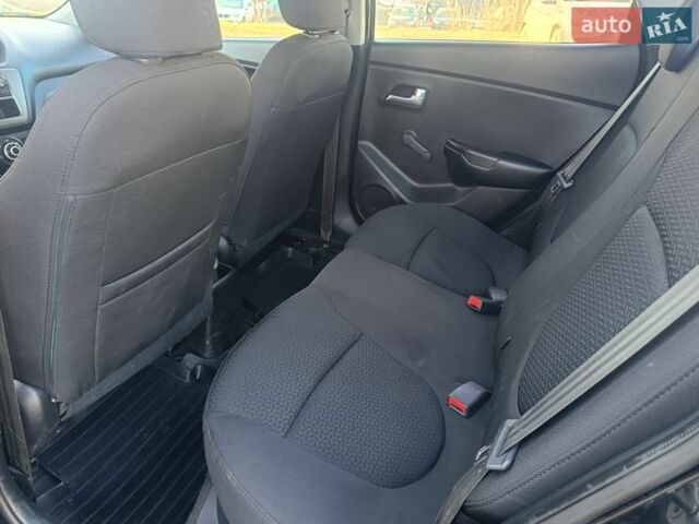 Красный Киа Рио, объемом двигателя 1.4 л и пробегом 232 тыс. км за 5300 $, фото 7 на Automoto.ua