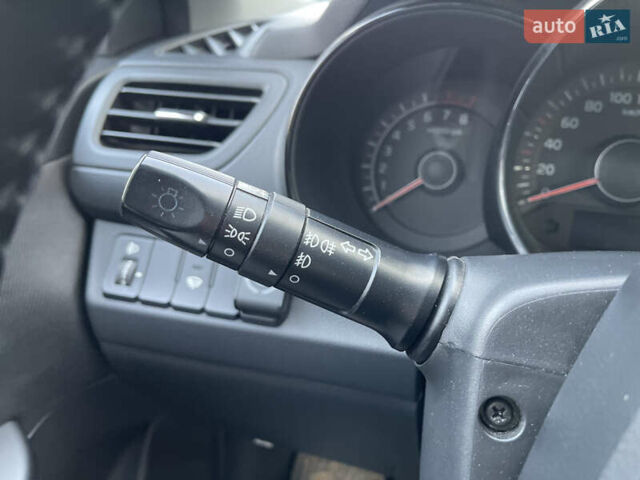 Червоний Кіа Ріо, об'ємом двигуна 1.6 л та пробігом 113 тис. км за 9500 $, фото 42 на Automoto.ua