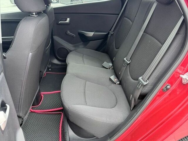 Красный Киа Рио, объемом двигателя 1.4 л и пробегом 135 тыс. км за 7500 $, фото 8 на Automoto.ua