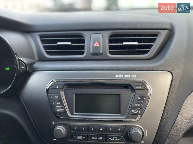 Червоний Кіа Ріо, об'ємом двигуна 1.6 л та пробігом 113 тис. км за 9500 $, фото 37 на Automoto.ua