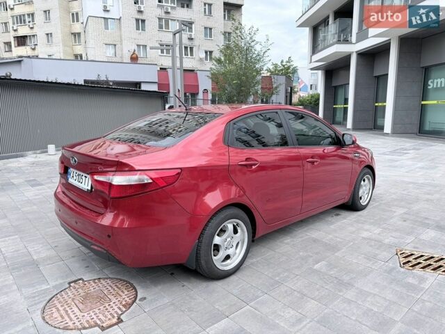 Красный Киа Рио, объемом двигателя 1.4 л и пробегом 135 тыс. км за 7500 $, фото 4 на Automoto.ua